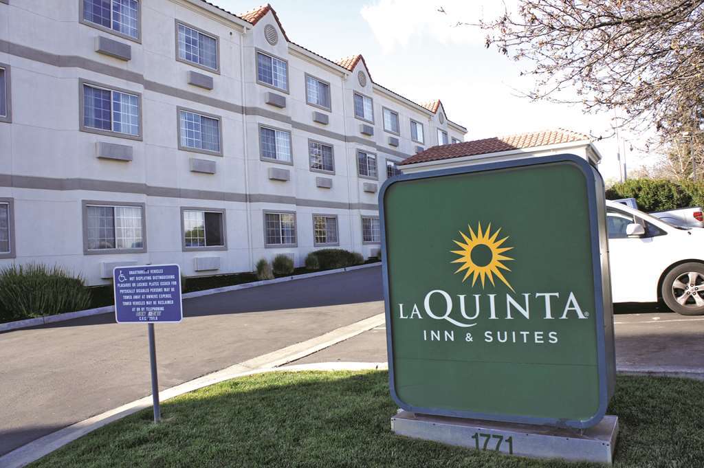 Отель La Quinta By Wyndham Дейвис Экстерьер фото